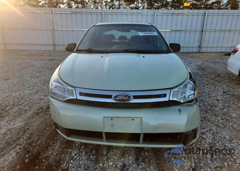 2010 Ford Focus Se z USA, uszkodzony, nr VIN 1FAHP3FN2AW235460